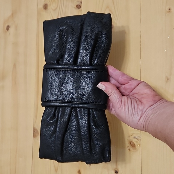 Banana Republic Bow Clutch Wallet Leather Black - Picture 3 of 15